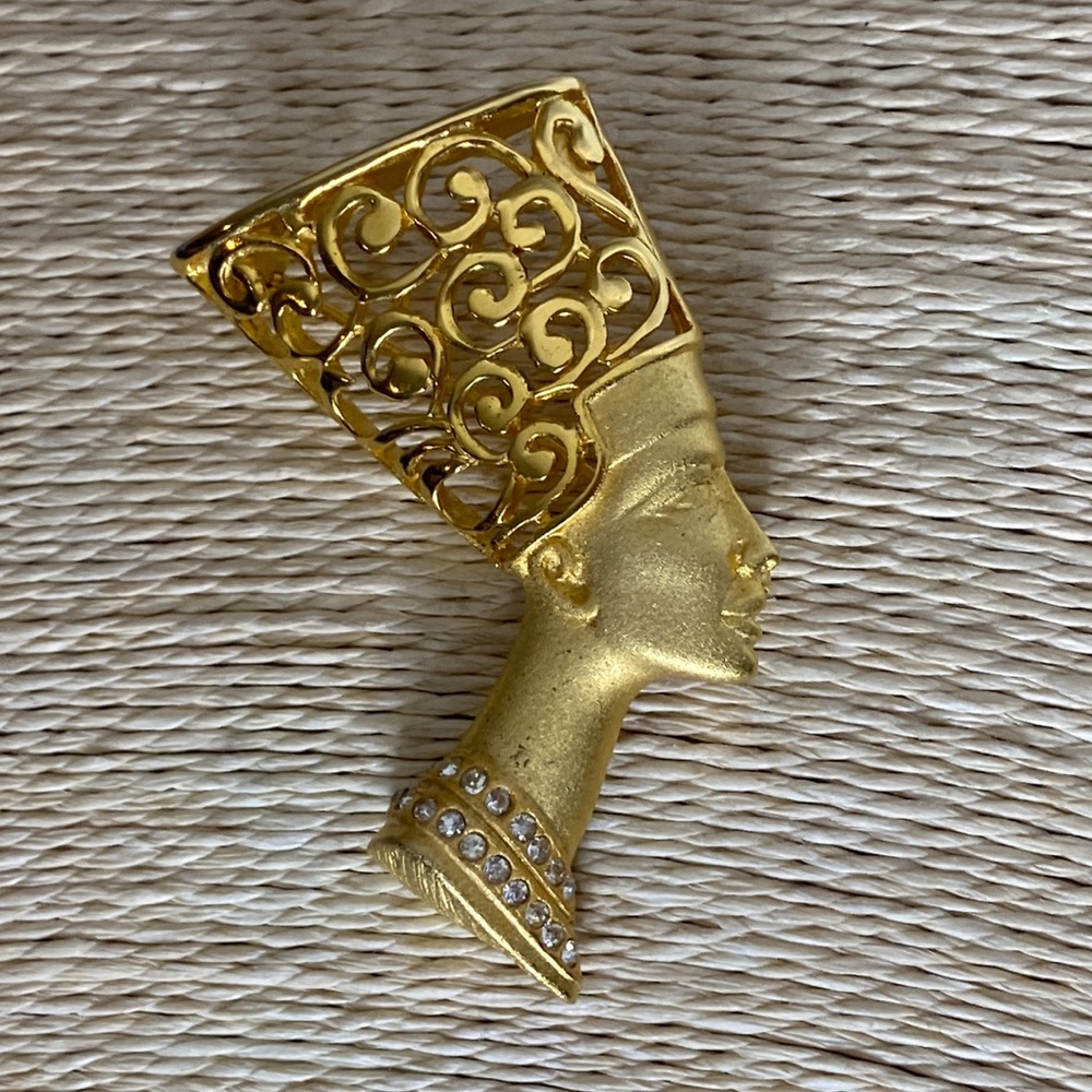 Vintage signed Tona profile lady brooch pin